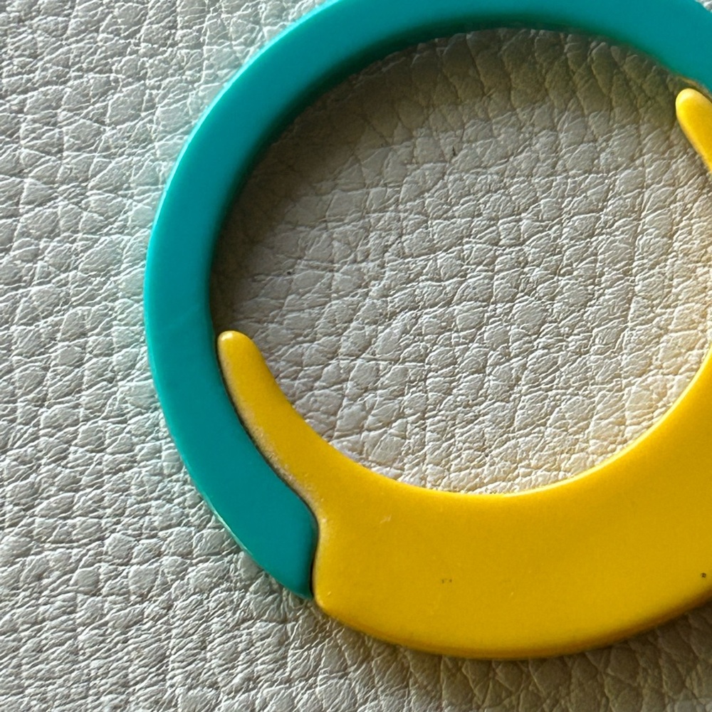 Vintage Mod Hoop Earrings - Picture 8 of 9